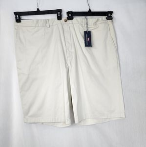 Vineyard vines shorts size 52T waist